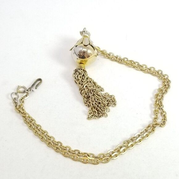 Vintage Gold Tone Necklace with Chain Tassel Pendant, Retro 70s Style Design - Picture 2 of 6
